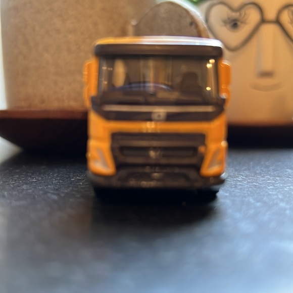 Volvo Dump Truck - Picture 3 of 8